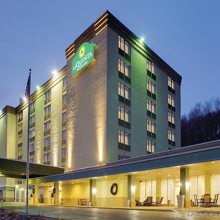 La Quinta Inn & Suites Pittsburgh North McCandless Township Exterior foto